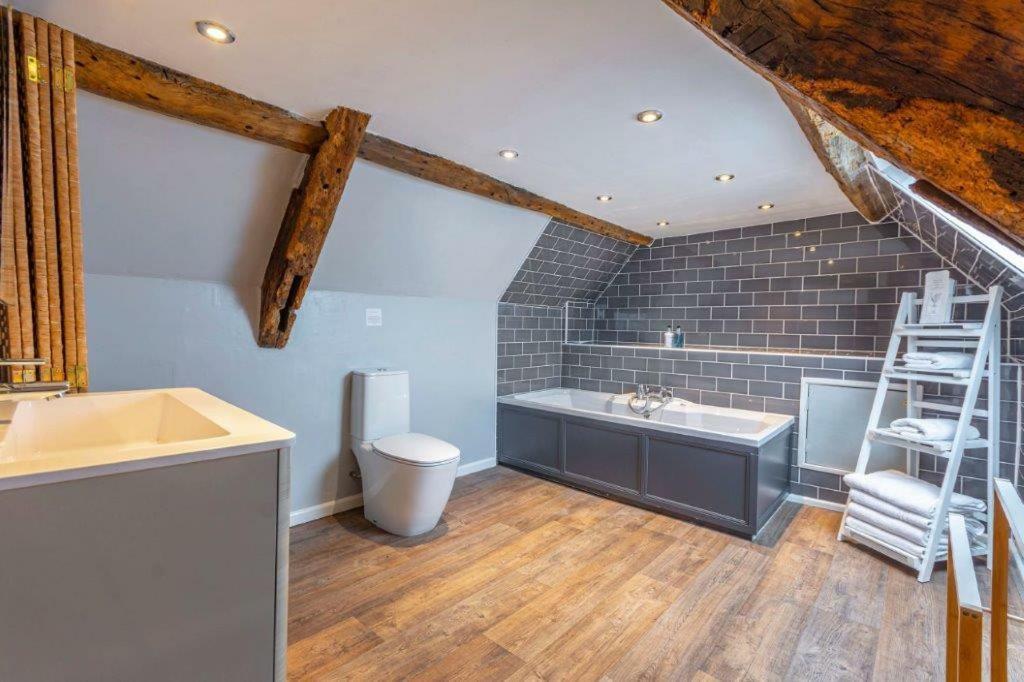 Weymouth Arms 3* Warminster